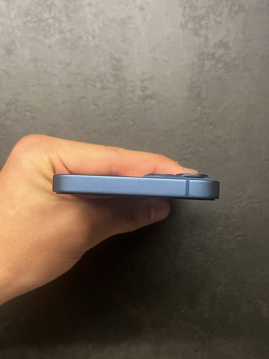 iPhone 13 син 128/4