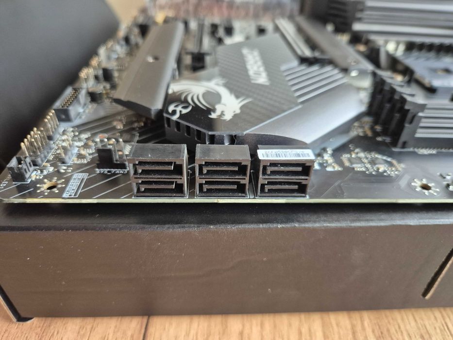 MSI MPG B550 Gaming Carbon WIFI AMD AM4 Motherboard Дъно за Ryzen процесори