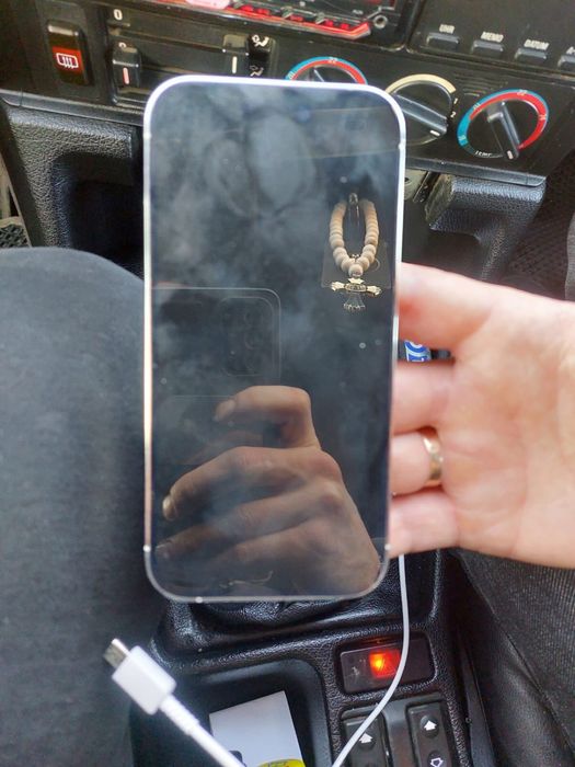 Продам айфон 14 про