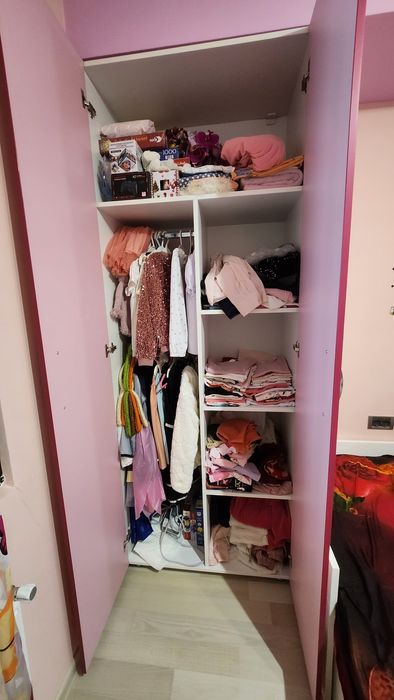 Mobila dresing, comoda si covor de vanzare