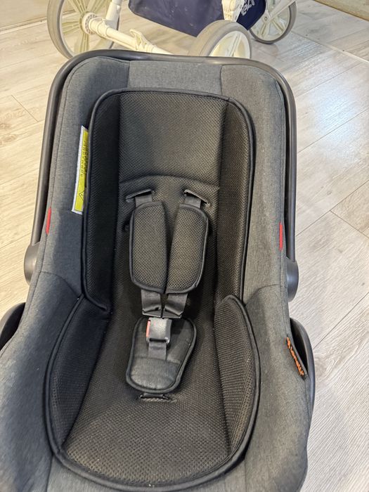 Коляска многофункциональная