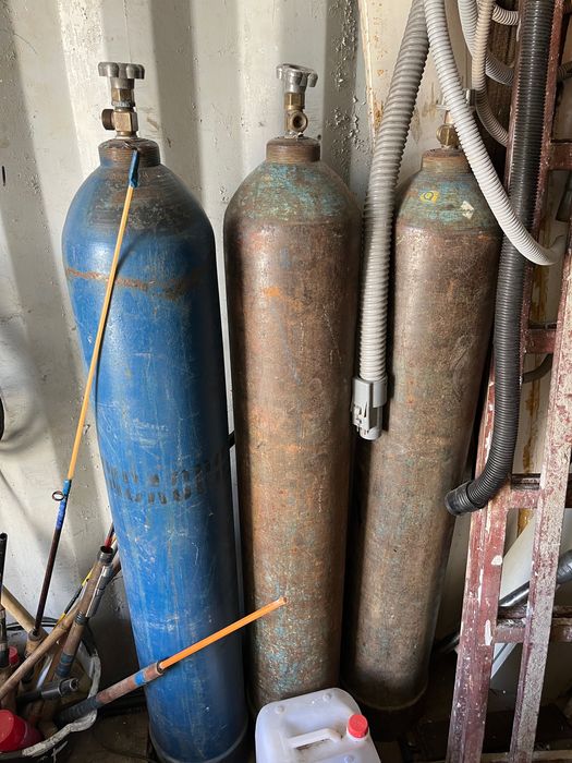Продам кислородный баллон