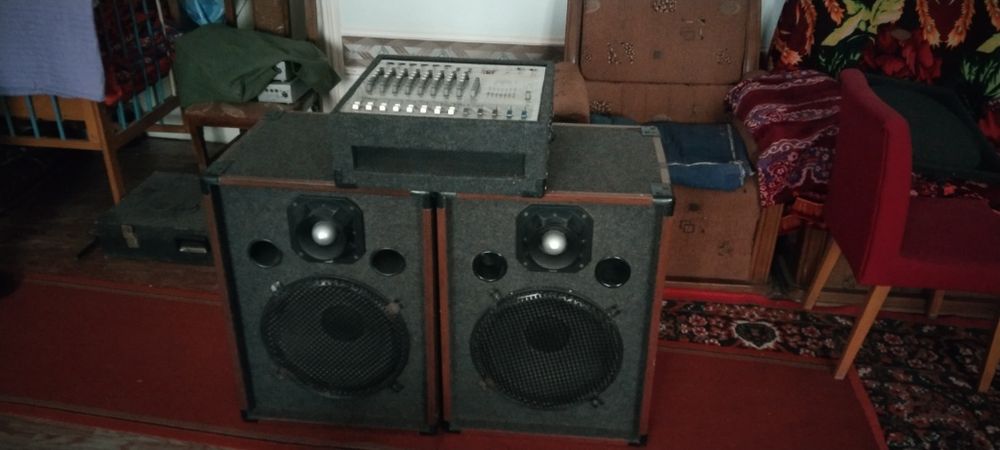Продается усилитель с калонками