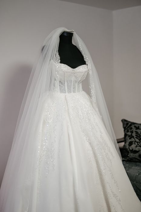 Vând Rochie Mireasă