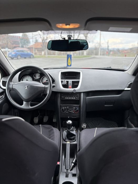 Vând Peugeot 207