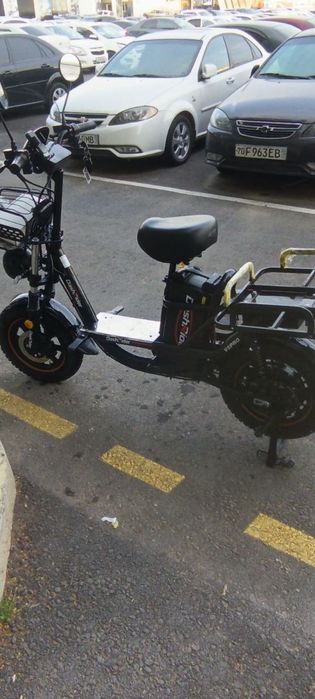 Elektro skuter sotiladi