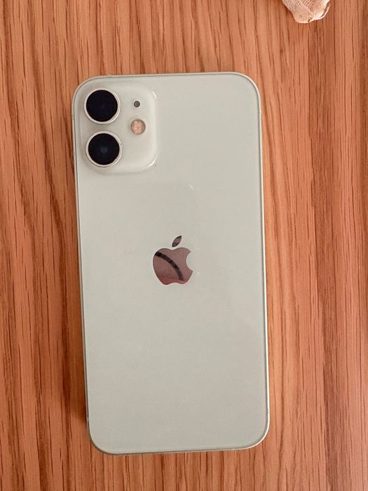 Продавам айфон 12мини-350лв