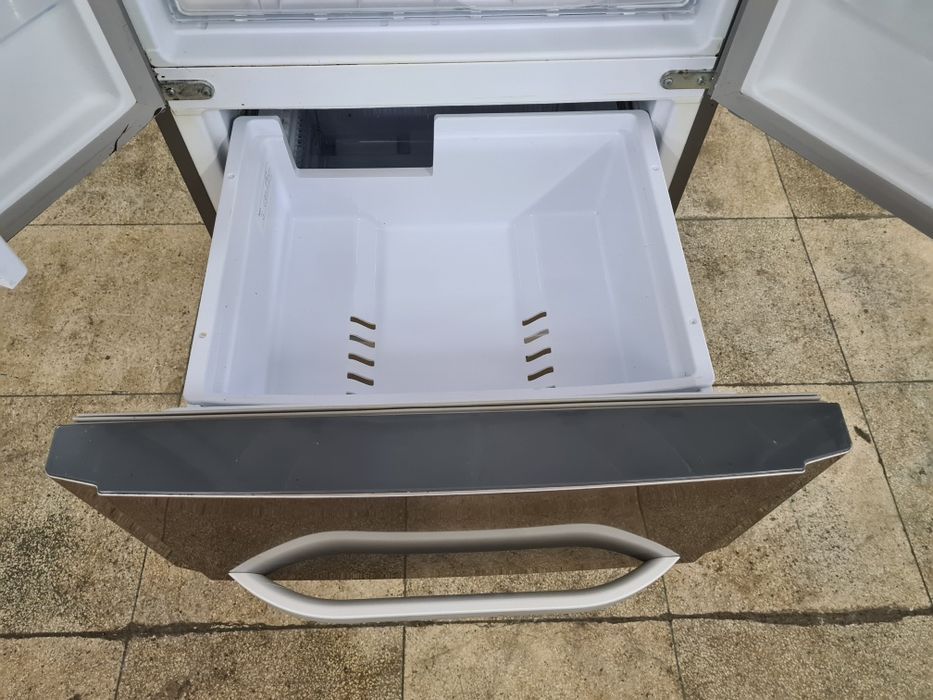 Side by Side Ariston Hotpoint