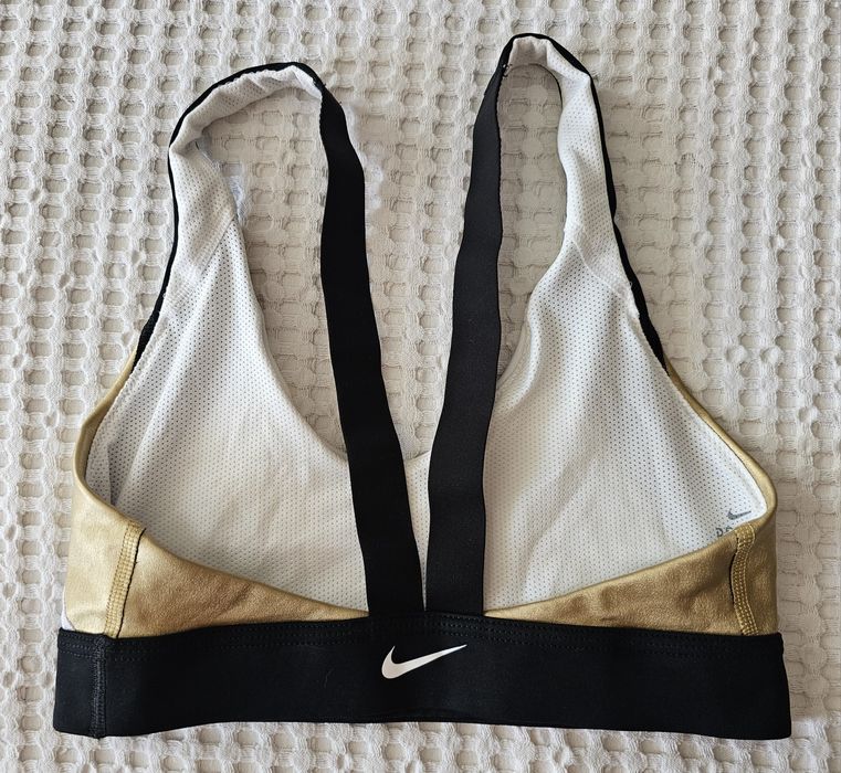 Спортно бюстие Nike