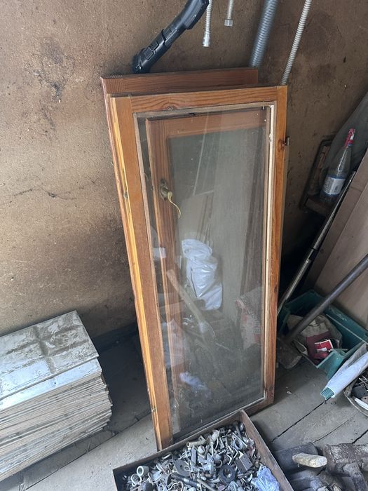Продам оконные рамы