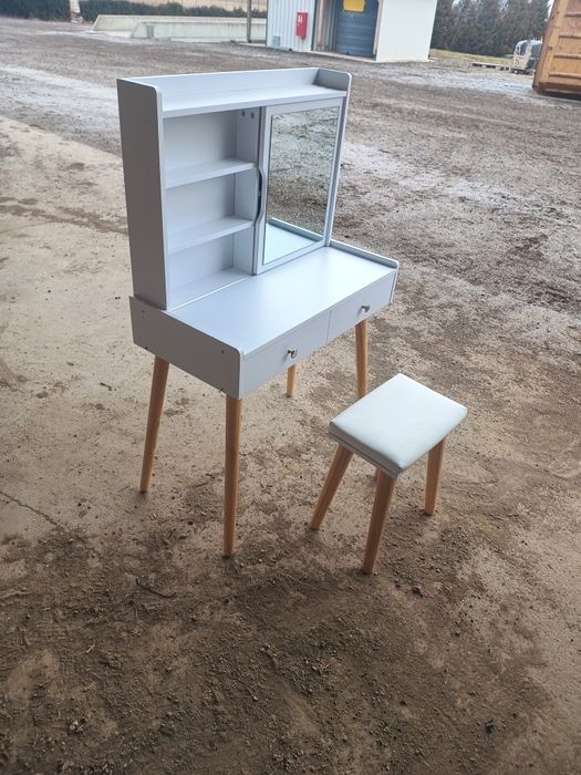 Măsuță toaletă machiaj