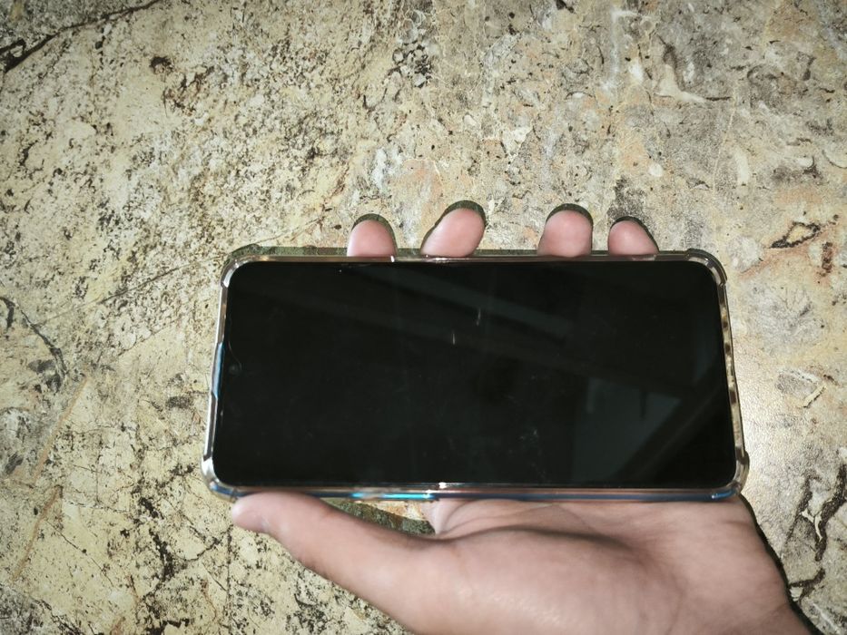 Продам два телефона самсунг и оппо