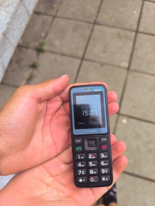 Telefon maxcom MM718