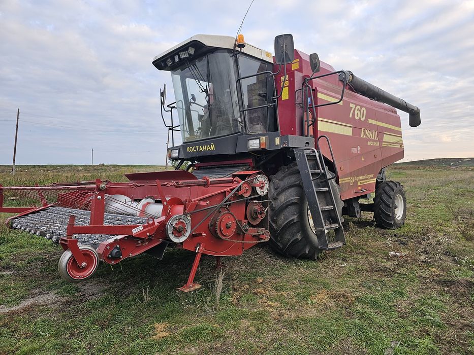 Комбайн Есиль 760