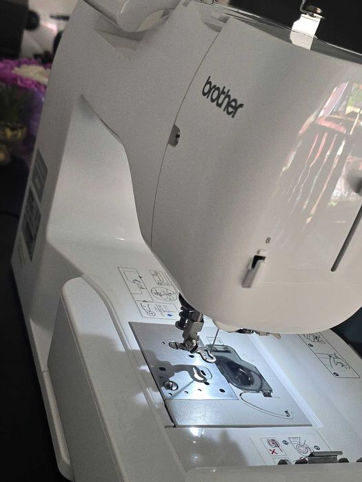 Mașină de cusut și brodat Brother Innov-is M240ED + touchscreen + USB