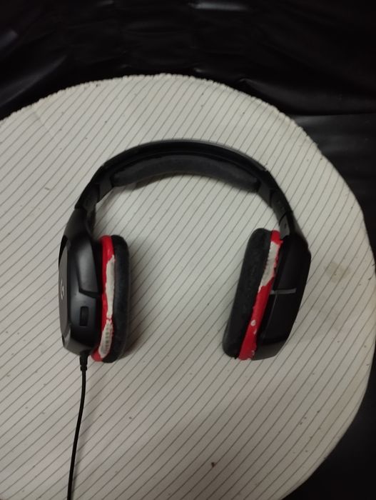 Геймърски слушалки Logitech G332