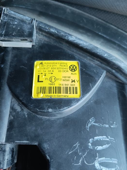 • ОРИГИНАЛНИ GTI / R32 фарове за голф 5, джета, кади, голф плюс, пасат