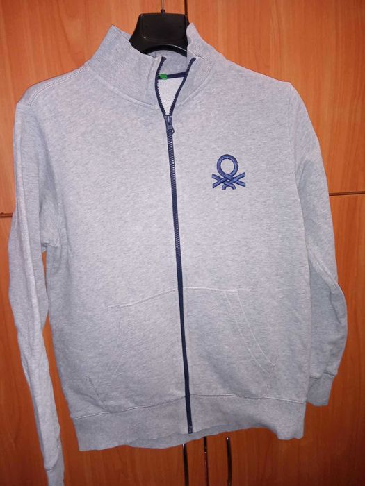 Сет от суичери и блузки за момче от Бенетон