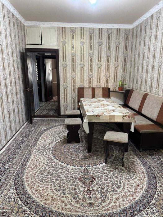 Massiv qo'yliq 5, 3v4 xonalik uy sotiladi. 78 m²