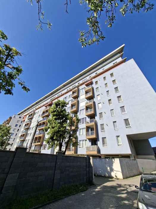 Vand apartament 1 camera,bloc Via Romana,central