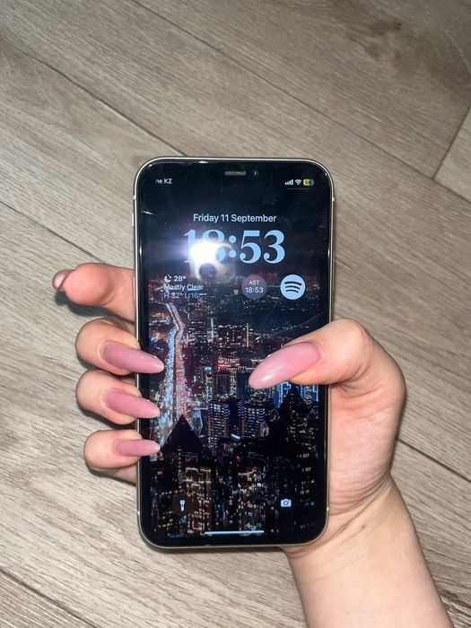 Продам iPhone 11, 64гб