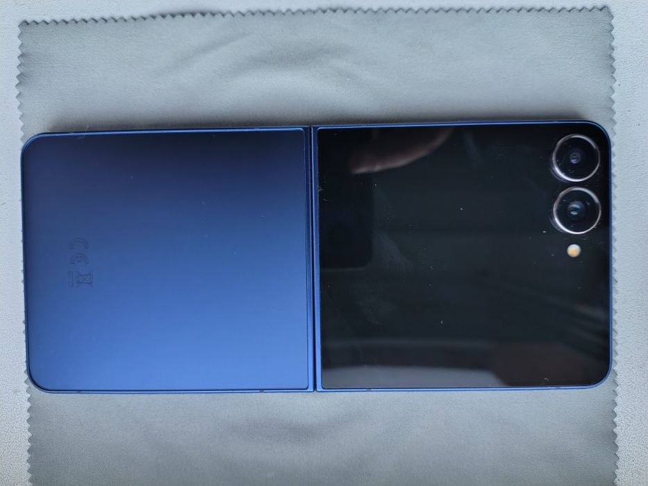 Vând Samsung Z Flip 7