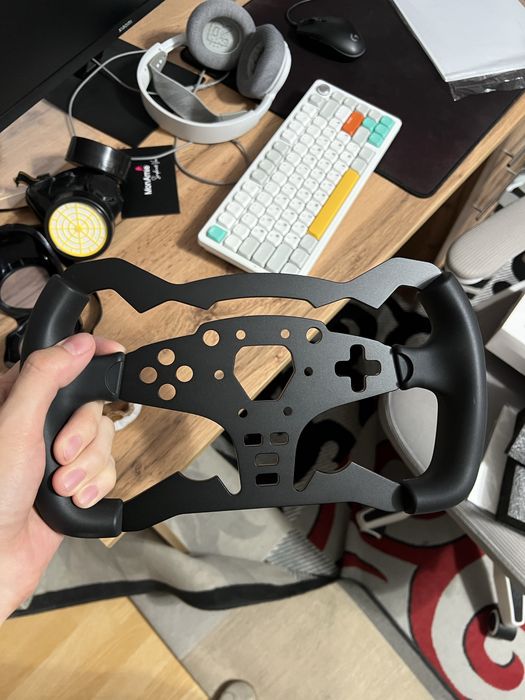Продам рулевую базу Moza R5