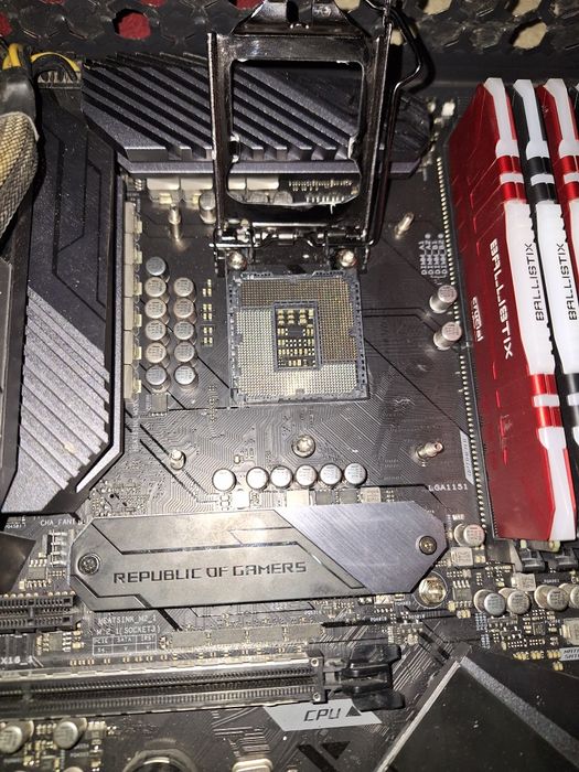 Asus Rog Maximus XI Hero +16GB Ram