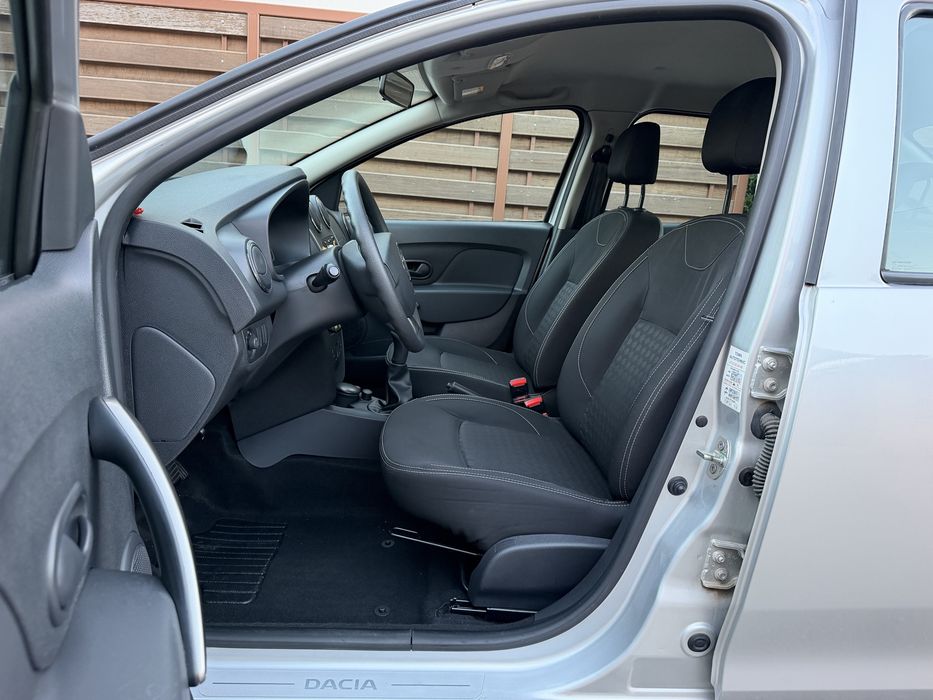 Dacia Logan Model Laureat 2014 Navigație Jante  Primul Propietar 20.000 KM REALI 100% Impecabilă