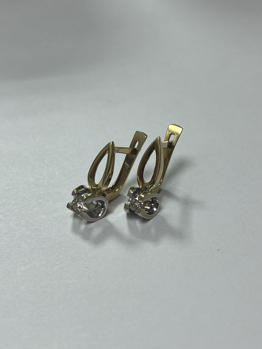 Золотые серьги с бриллиантами 3,7гр