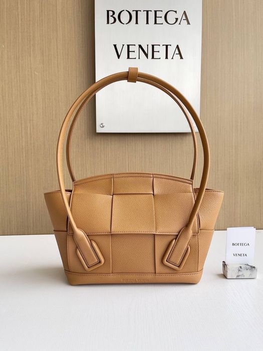 Geanta Bottega Veneta Arco