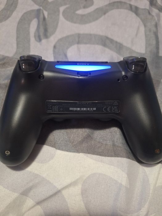 Vând ps4 slim ca nou!