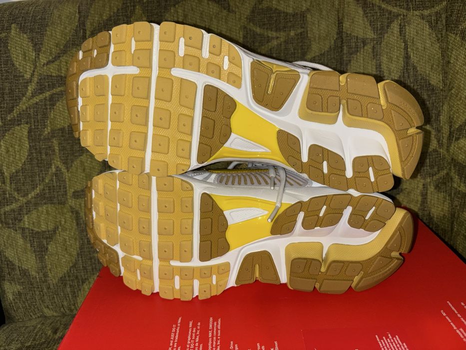 Нови дамски маратонки Nike zoom vomero to 5 w