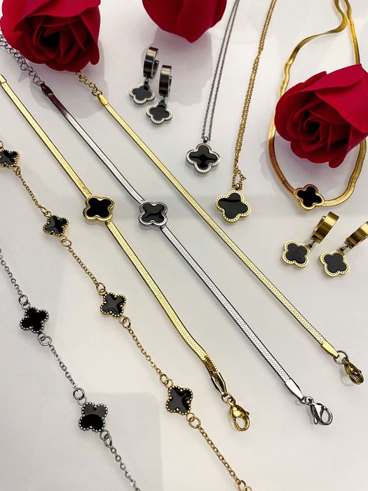 Бижута Cartier, Chanel, Louis Vuitton и брошки