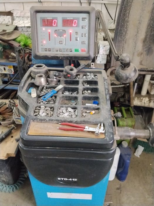 Продам балансировочный станок в отличном состоянии.