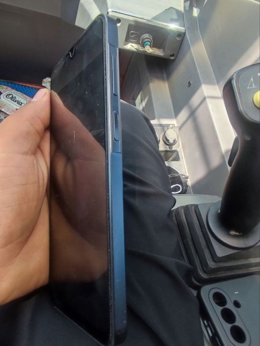 Samsung A17 yegide 6-128