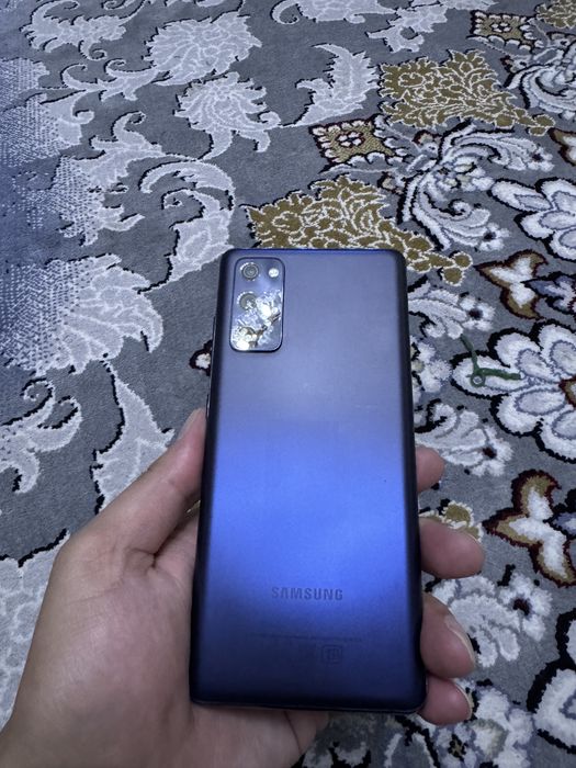 Samsung Galaxy S 20 FE Hotira 128 Gb Holati Ideal
