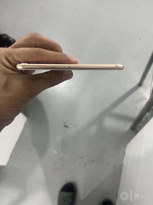Iphone 8 karobkasi bor