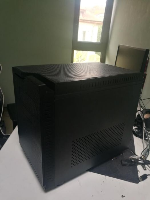 Vand Carcasa Pc Neagra