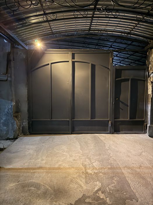 Darvoza sotiladi xolati zur