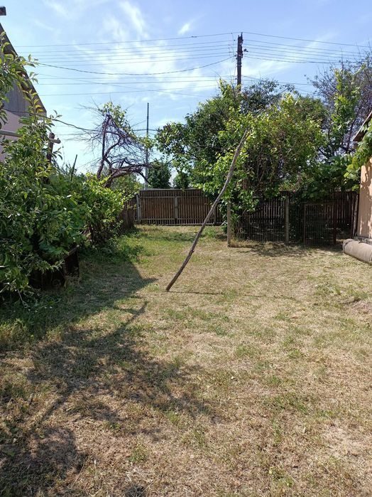Casa bătrânească locuibila la 10 km de Tecuci cu 450 m2 teren.