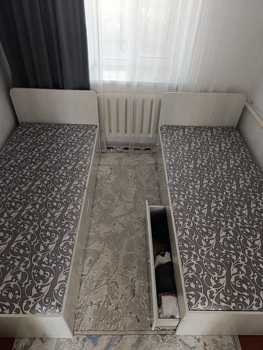 Кровать с комодом