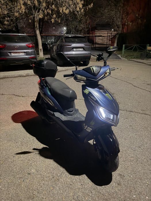 Продам мопед скутер м8 на учете