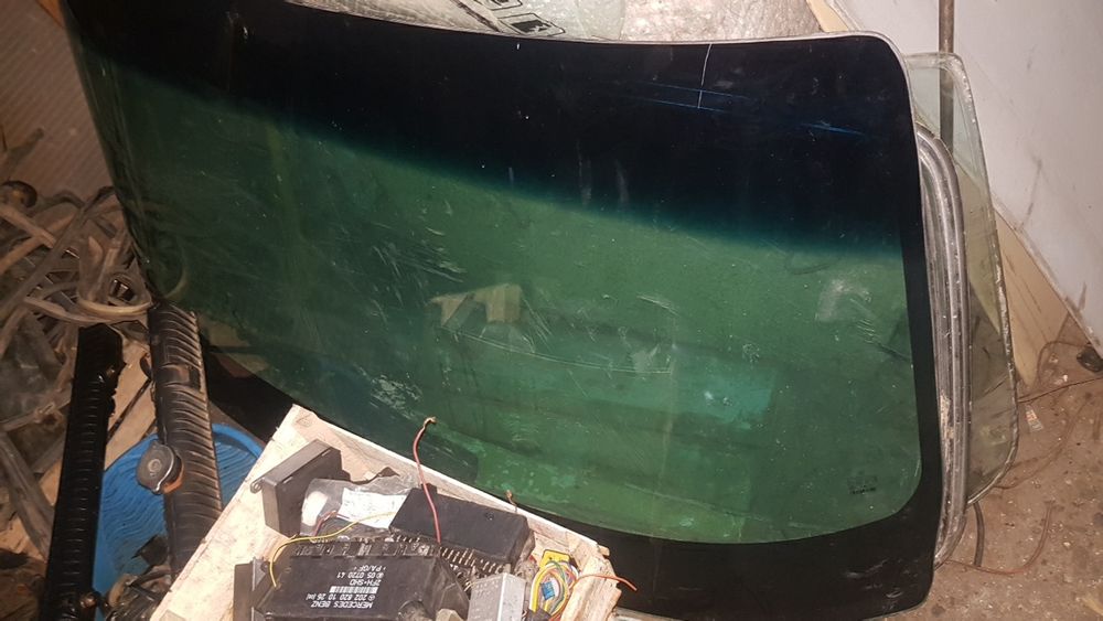 Б.У и новые, лобовое стекло на мерседес , mercedes