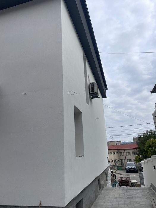 Echipa construcții interioare exterioare