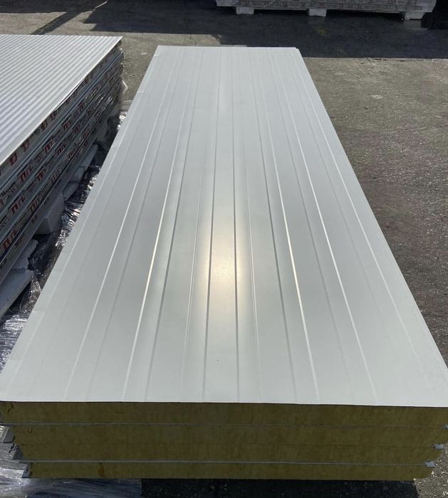 Panou termoizolant , perete acoperis sandwich