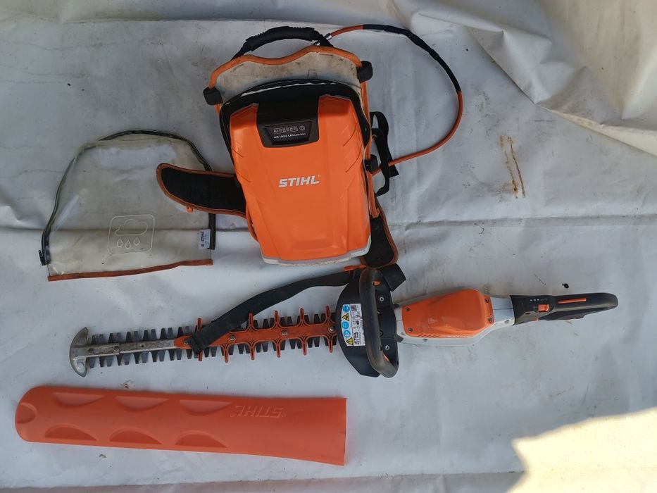 Set Stihl foarfeca gard viu  Stihl hsa 94r și baterie tip rucsac ar1000