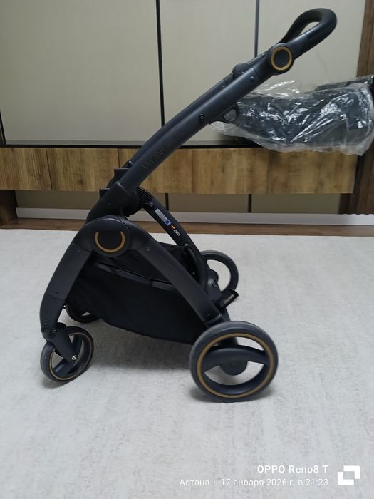 Коляска б/у , два в одном.Skillmax wonder.