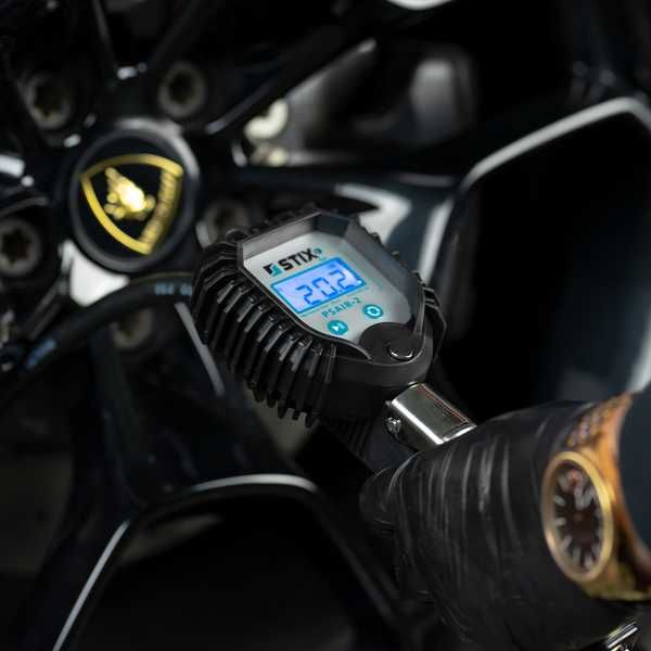 Пистолет за помпене на гуми с електронен манометър STIX