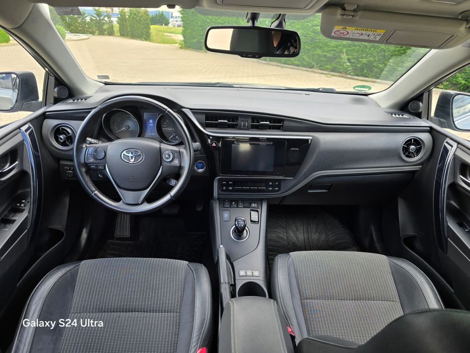 Toyota Auris Hibrid 1.8 Automat